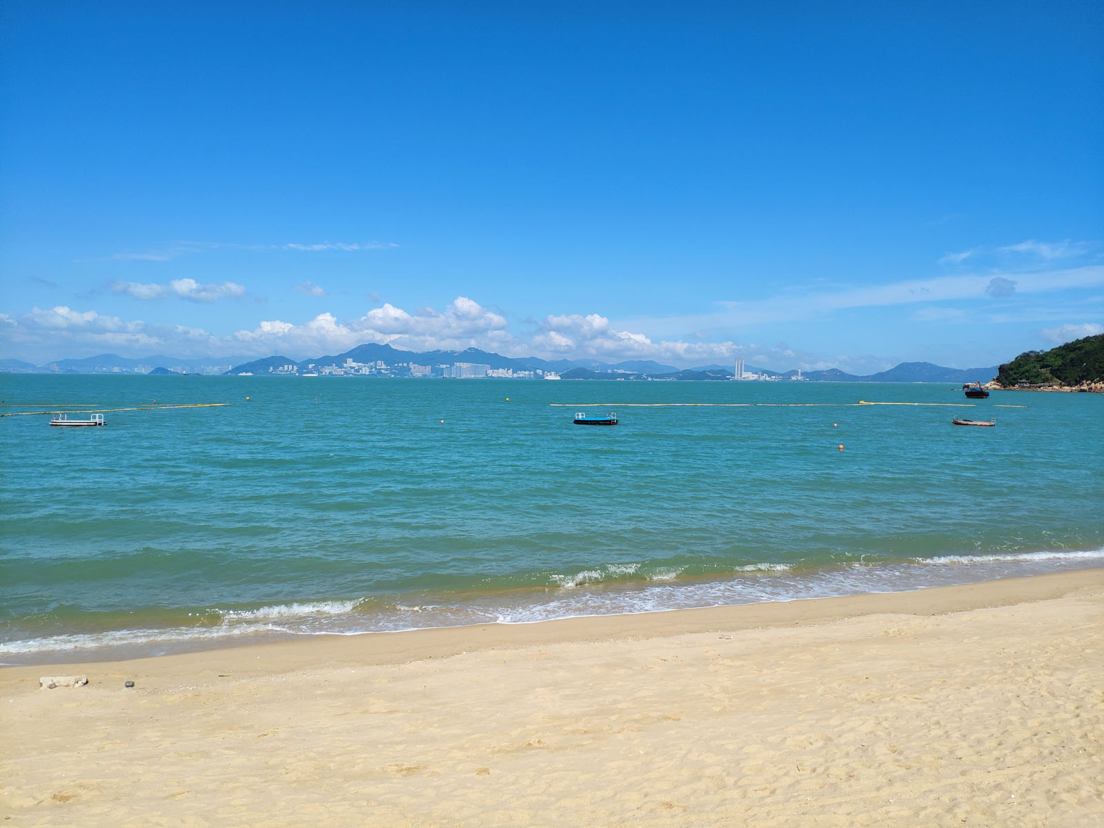 相片 3: 長洲東灣泳灘
