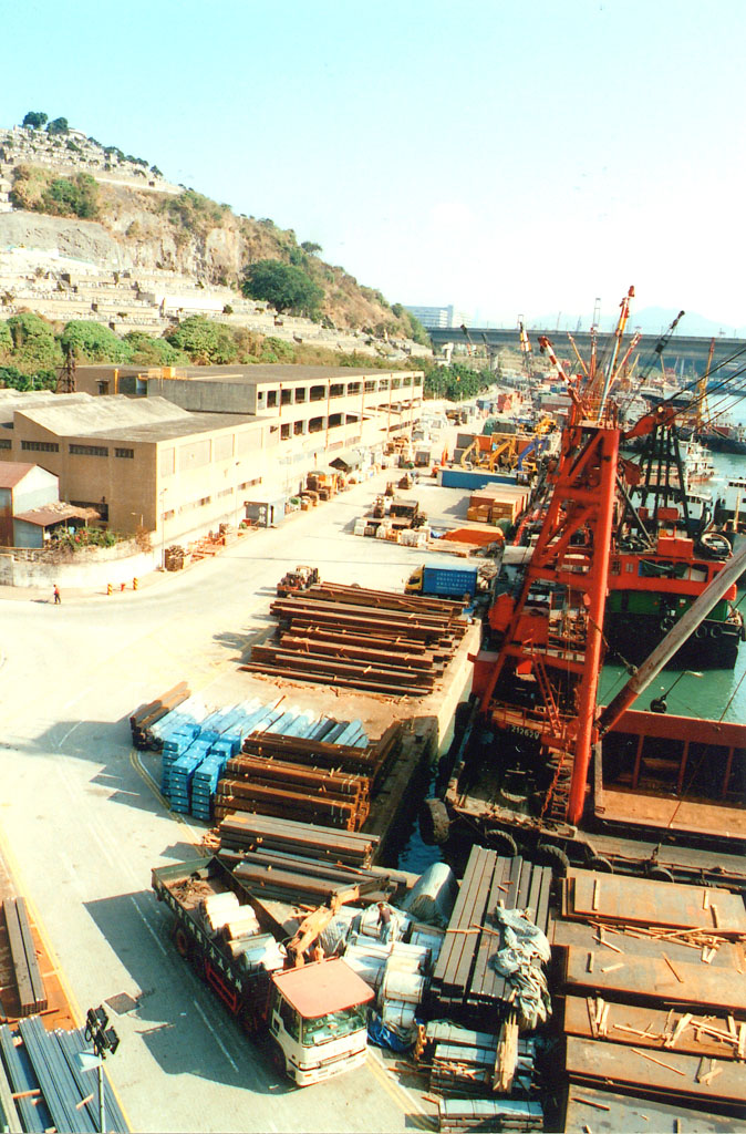 相片 3: 藍巴勒海峽公眾貨物裝卸區