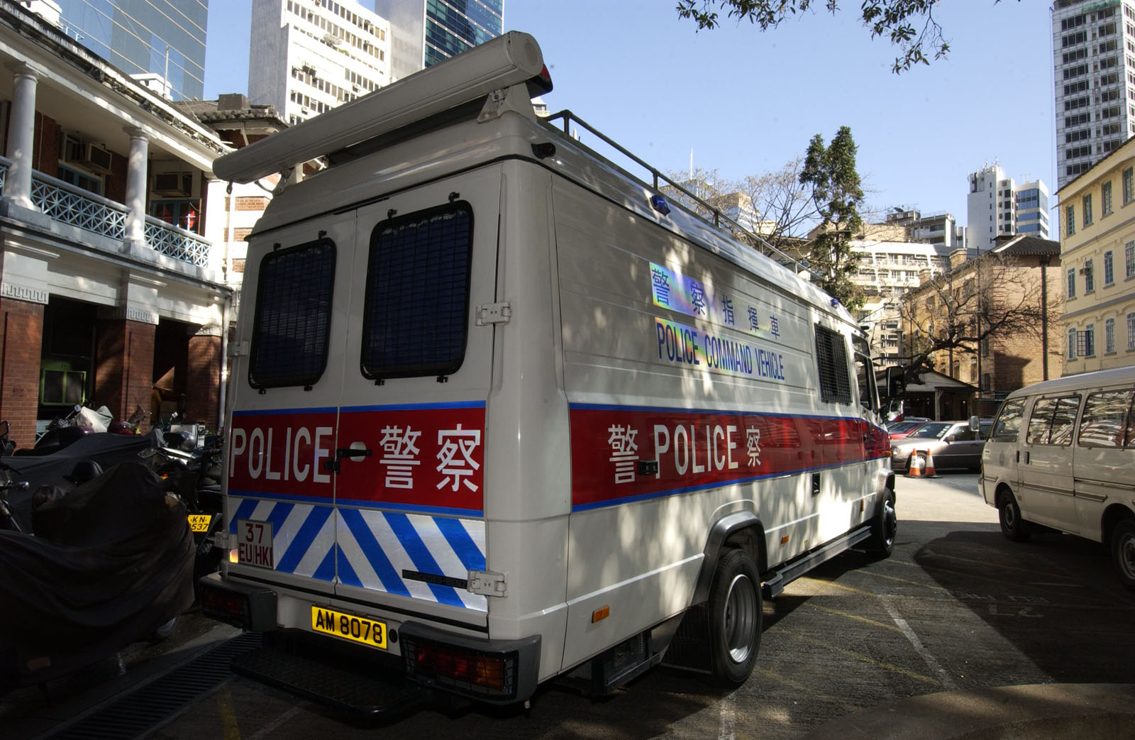 相片 3: 香港警務處流動指揮車