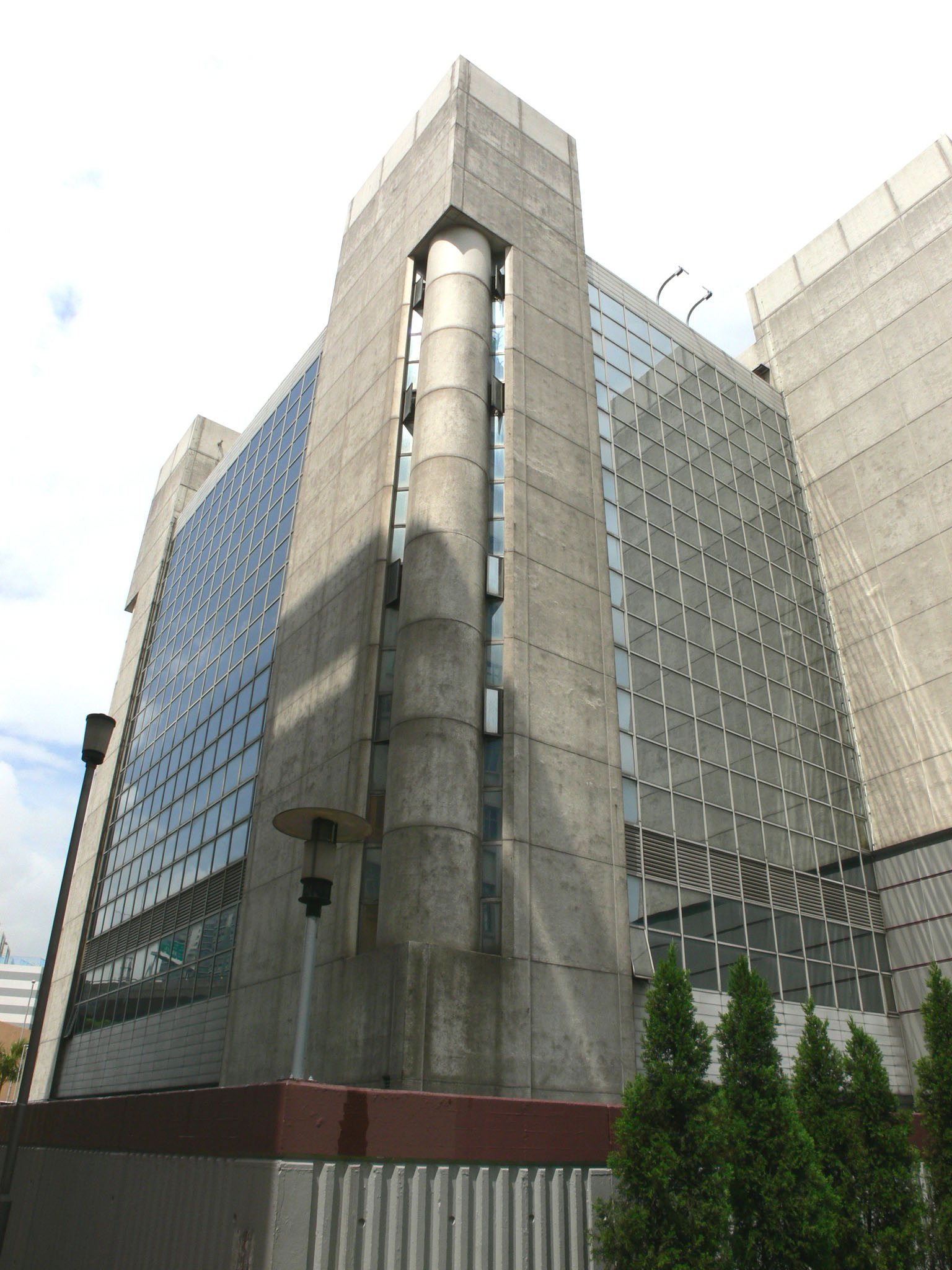 相片 3: 觀塘法院大樓