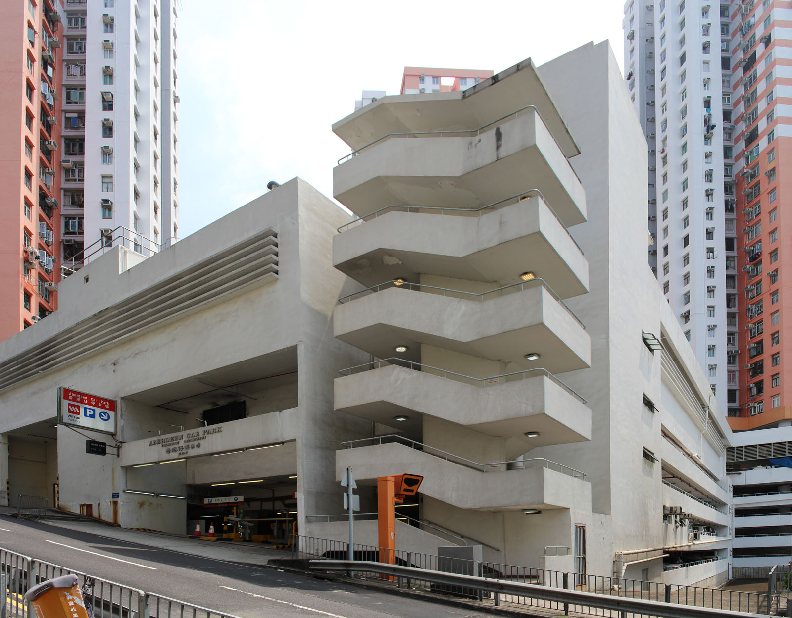 相片 1: 香港仔停車場
